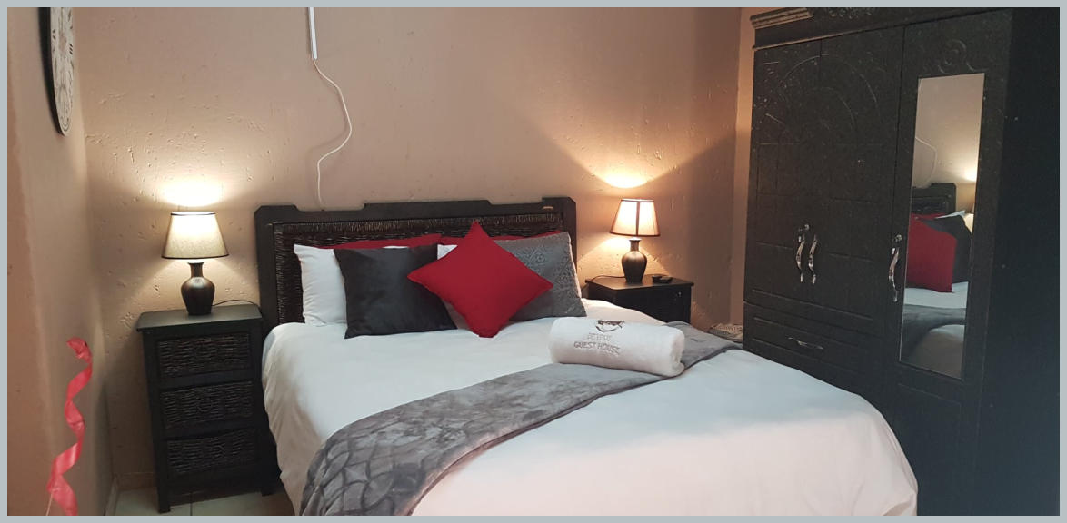 1 Queen bed, Sleeps 2