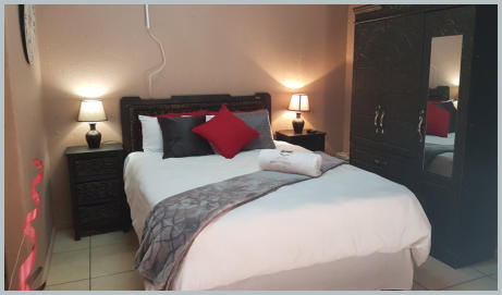 1 Queen bed, Sleeps 2